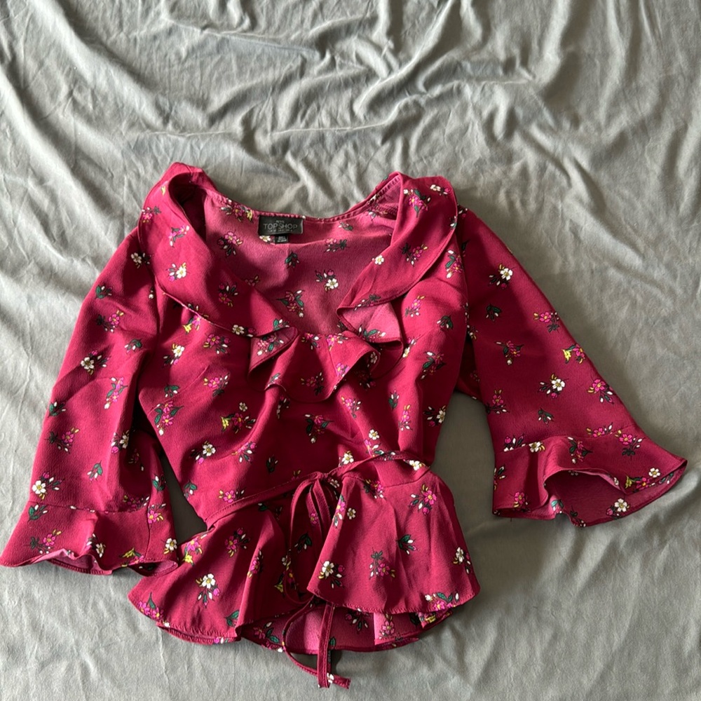 Topshop Petites Deep Red Floral Top sz US 2